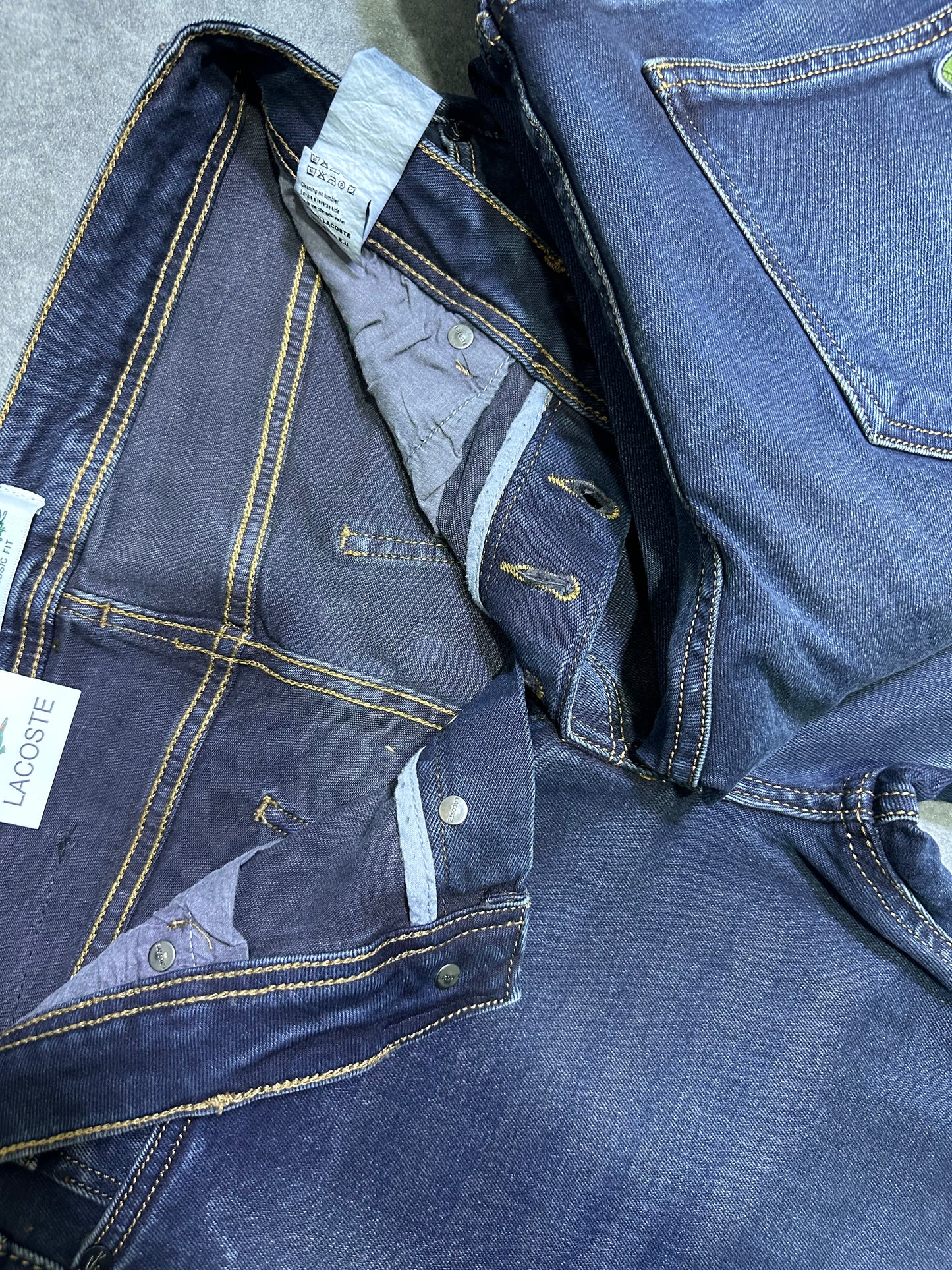 LACOSTE jean bleu derty